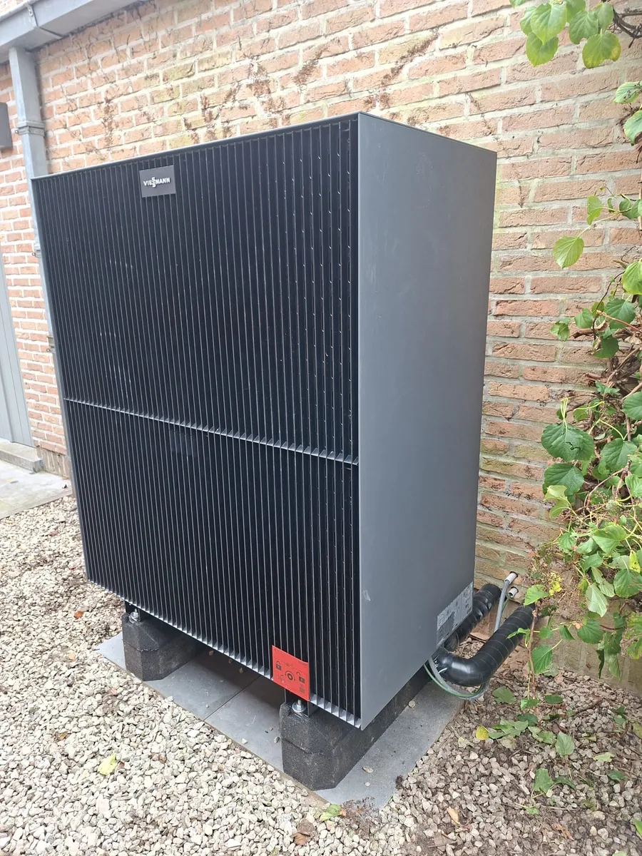 Unité extérieure de pompe à chaleur air/eau installée par LDS Technics